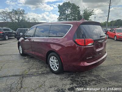2017 Chrysler Pacifica Touring   - Photo 3 - Greenwood, IN 46142