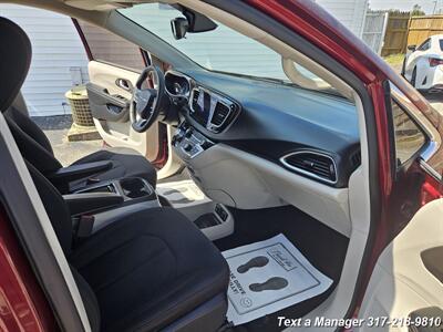 2017 Chrysler Pacifica Touring   - Photo 29 - Greenwood, IN 46142