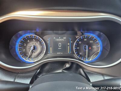 2017 Chrysler Pacifica Touring   - Photo 13 - Greenwood, IN 46142
