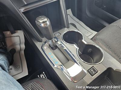 2017 Chevrolet Equinox LT   - Photo 20 - Greenwood, IN 46142