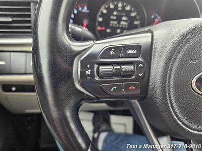 2017 Kia Sorento LX   - Photo 14 - Greenwood, IN 46142
