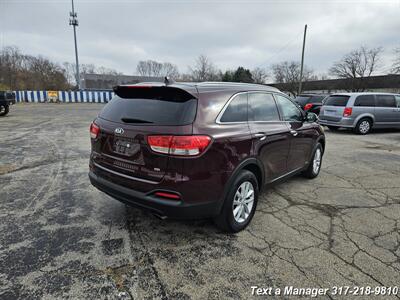 2017 Kia Sorento LX   - Photo 5 - Greenwood, IN 46142