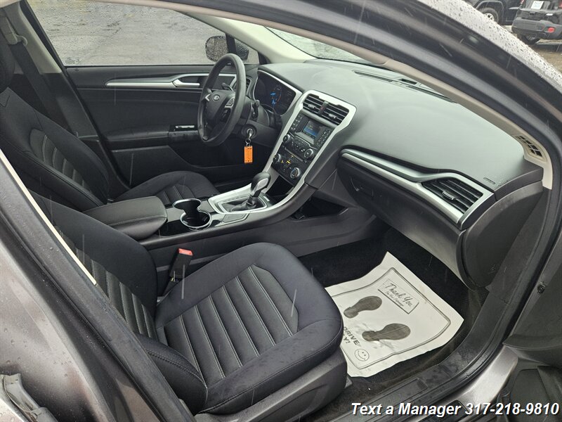 2014 Ford Fusion SE photo 21