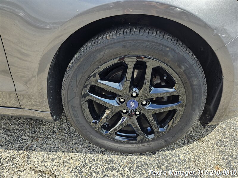 2014 Ford Fusion SE photo 26