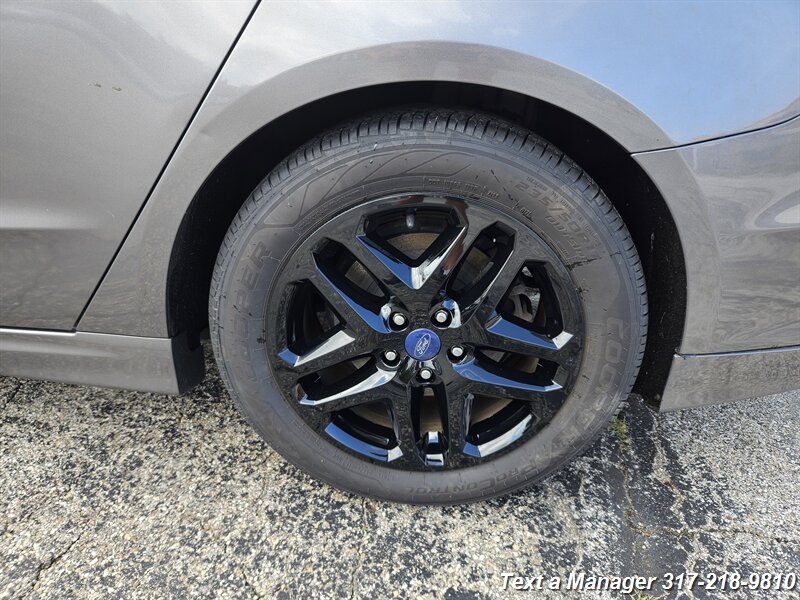 2014 Ford Fusion SE photo 25