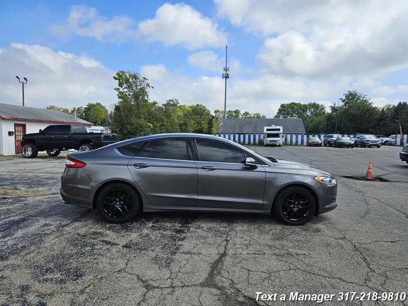 2014 Ford Fusion SE photo 5