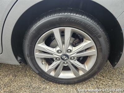 2018 Hyundai ELANTRA SEL   - Photo 26 - Greenwood, IN 46142