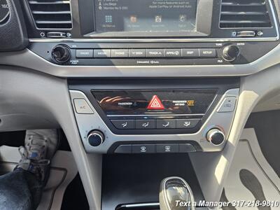2018 Hyundai ELANTRA SEL   - Photo 11 - Greenwood, IN 46142