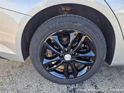 2017 Chevrolet Malibu LT   - Photo 28 - Greenwood, IN 46142