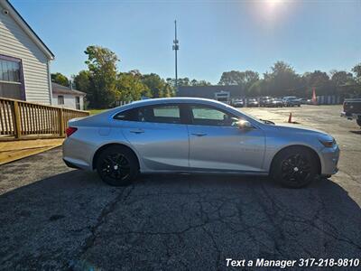 2017 Chevrolet Malibu LT   - Photo 6 - Greenwood, IN 46142