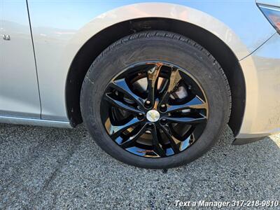 2017 Chevrolet Malibu LT   - Photo 30 - Greenwood, IN 46142