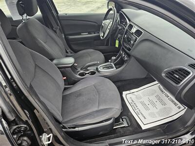 2013 Chrysler 200 Touring   - Photo 13 - Greenwood, IN 46142