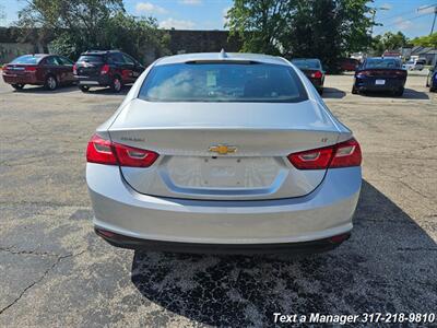 2017 Chevrolet Malibu LT   - Photo 4 - Greenwood, IN 46142