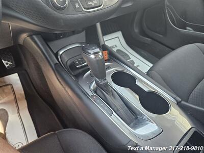 2017 Chevrolet Malibu LT   - Photo 20 - Greenwood, IN 46142