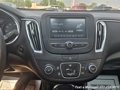 2017 Chevrolet Malibu LT   - Photo 18 - Greenwood, IN 46142