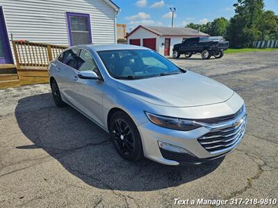 2017 Chevrolet Malibu LT   - Photo 7 - Greenwood, IN 46142