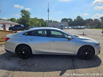 2017 Chevrolet Malibu LT   - Photo 6 - Greenwood, IN 46142