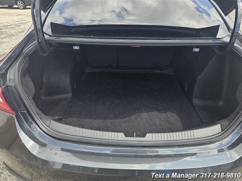 2016 Chevrolet Malibu LT - Photo 23 - Greenwood, IN 46142