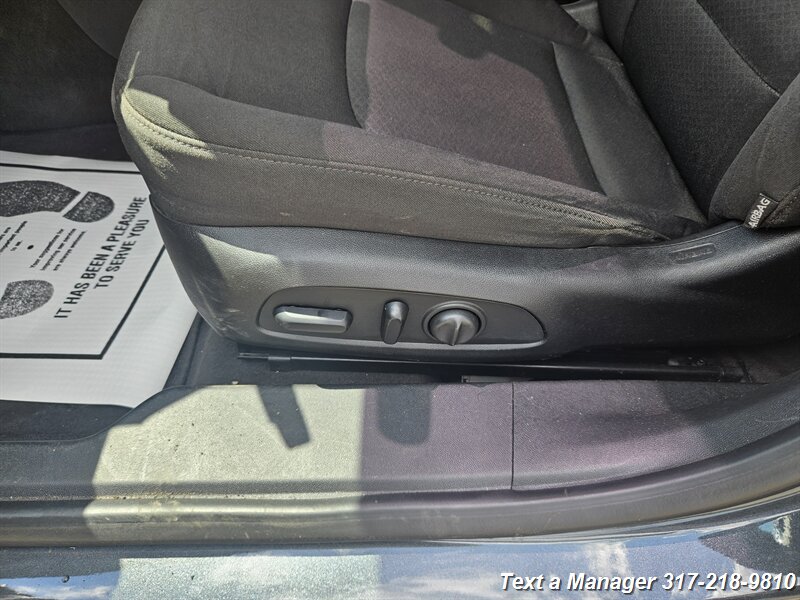 2016 Chevrolet Malibu LT - Photo 10 - Greenwood, IN 46142