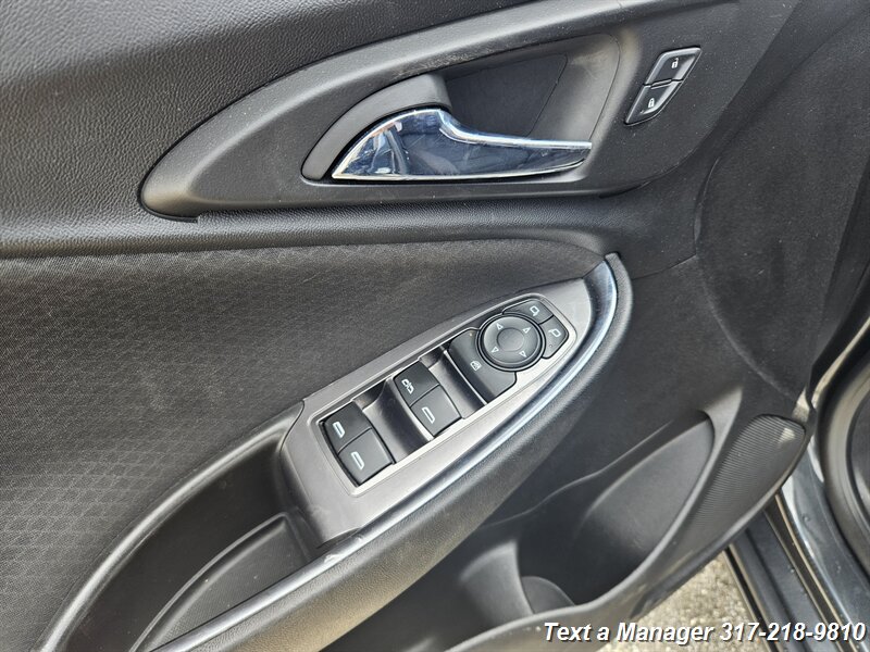 2016 Chevrolet Malibu LT - Photo 11 - Greenwood, IN 46142