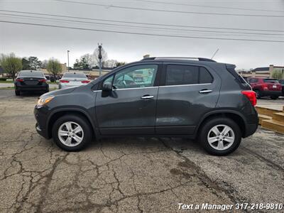 2018 Chevrolet Trax LT   - Photo 2 - Greenwood, IN 46142