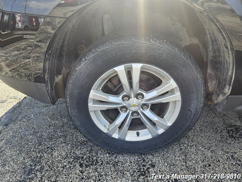 2017 Chevrolet Equinox LS - Photo 11 - Greenwood, IN 46142