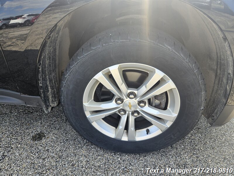2017 Chevrolet Equinox LS - Photo 12 - Greenwood, IN 46142
