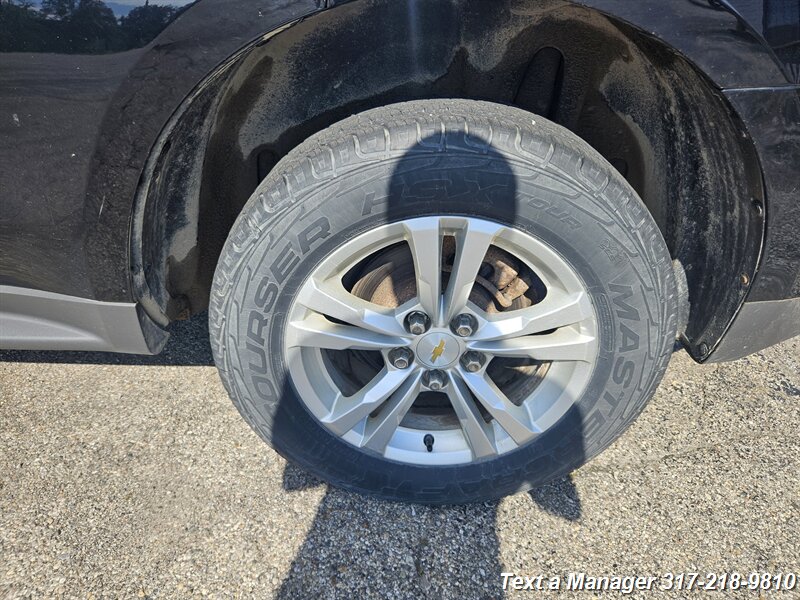 2017 Chevrolet Equinox LS - Photo 10 - Greenwood, IN 46142