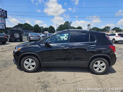 2019 Chevrolet Trax LT   - Photo 2 - Greenwood, IN 46142