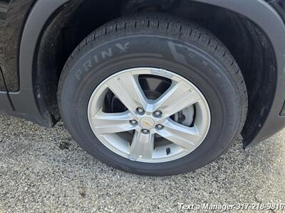 2019 Chevrolet Trax LT   - Photo 12 - Greenwood, IN 46142