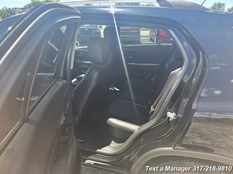 2019 Chevrolet Trax LT - Photo 18 - Greenwood, IN 46142