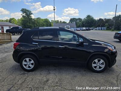 2019 Chevrolet Trax LT   - Photo 6 - Greenwood, IN 46142