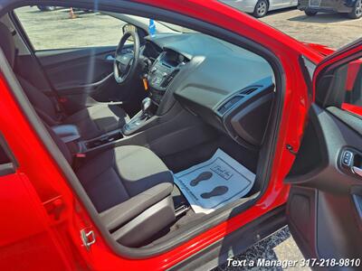 2015 Ford Focus SE   - Photo 12 - Greenwood, IN 46142