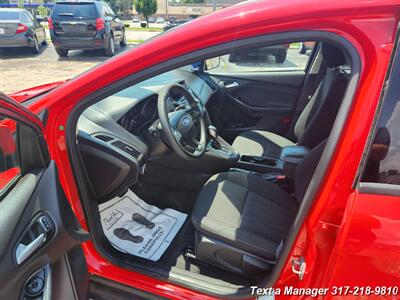 2015 Ford Focus SE   - Photo 9 - Greenwood, IN 46142