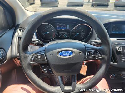 2015 Ford Focus SE   - Photo 15 - Greenwood, IN 46142