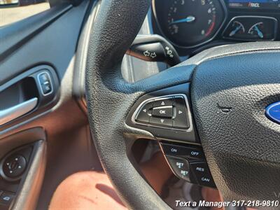 2015 Ford Focus SE   - Photo 18 - Greenwood, IN 46142