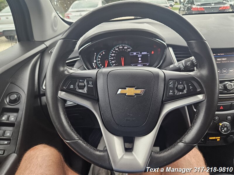 2020 Chevrolet Trax LT - Photo 12 - Greenwood, IN 46142