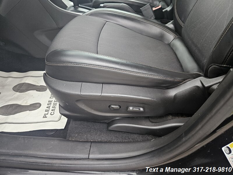 2020 Chevrolet Trax LT - Photo 11 - Greenwood, IN 46142