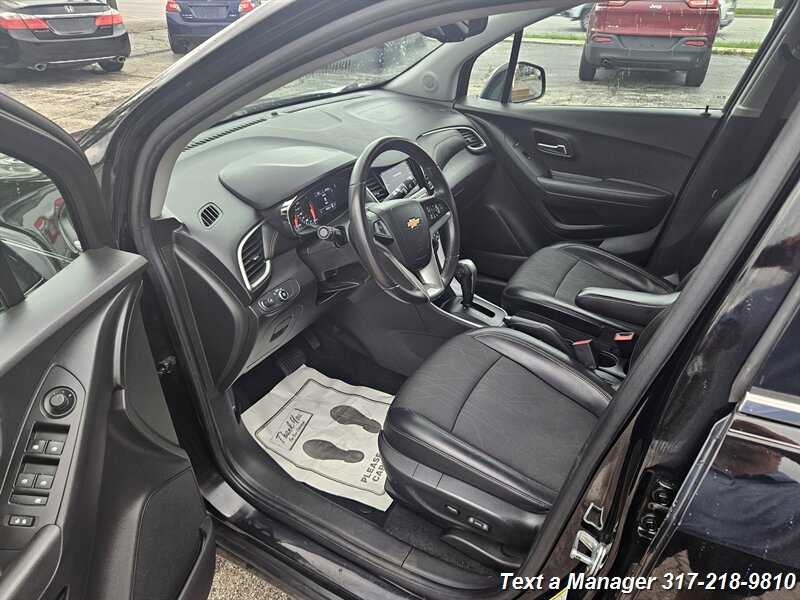 2020 Chevrolet Trax LT - Photo 9 - Greenwood, IN 46142
