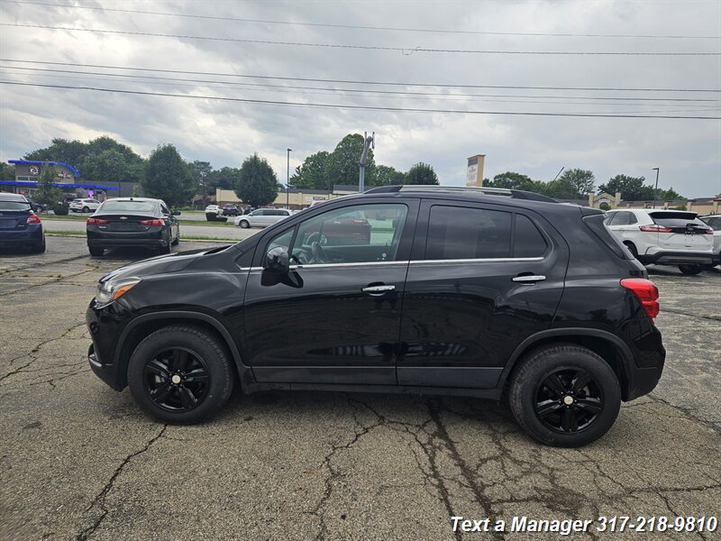 2020 Chevrolet Trax LT - Photo 2 - Greenwood, IN 46142
