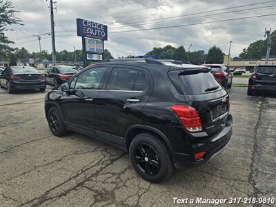 2020 Chevrolet Trax LT - Photo 3 - Greenwood, IN 46142