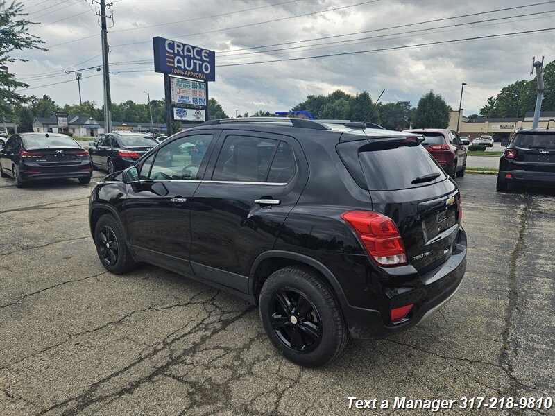 2020 Chevrolet Trax LT - Photo 3 - Greenwood, IN 46142