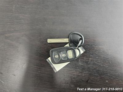 2015 Hyundai VELOSTER RE:FLEX   - Photo 29 - Greenwood, IN 46142