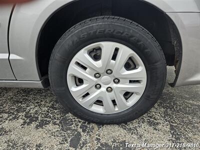 2015 Dodge Grand Caravan SE   - Photo 32 - Greenwood, IN 46142