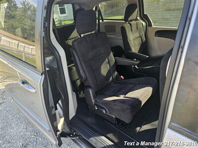 2015 Dodge Grand Caravan SE   - Photo 25 - Greenwood, IN 46142