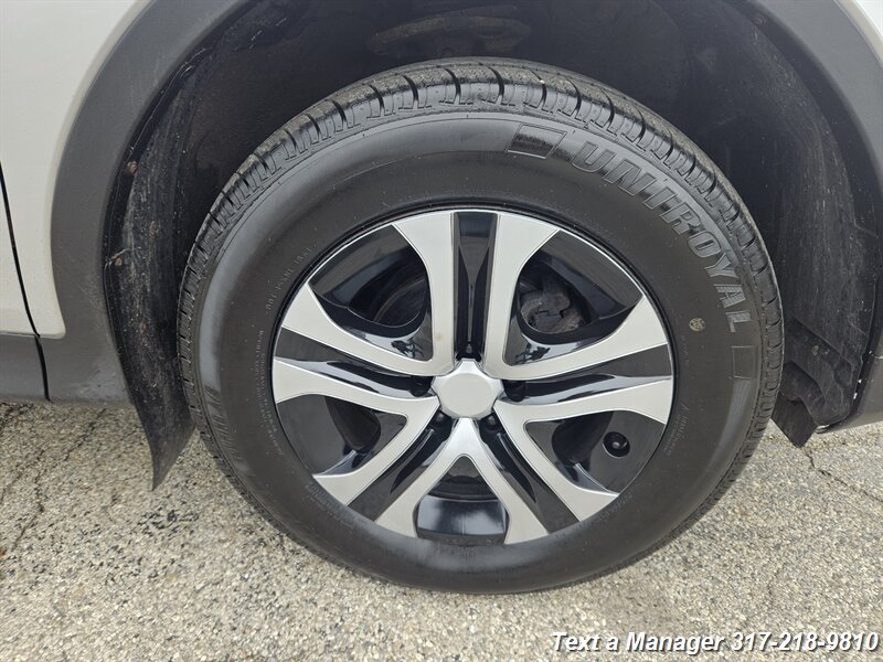 2015 Toyota RAV4 LE - Photo 29 - Greenwood, IN 46142