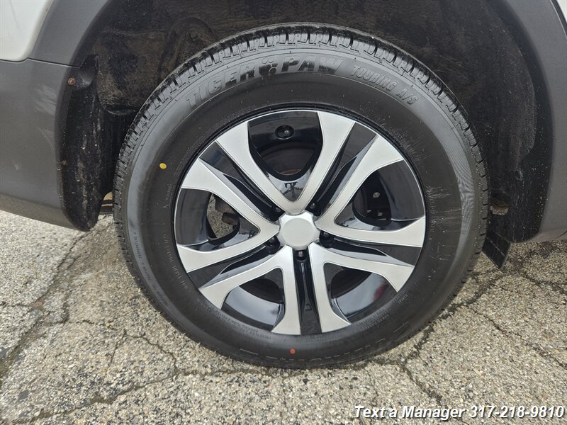 2015 Toyota RAV4 LE - Photo 28 - Greenwood, IN 46142