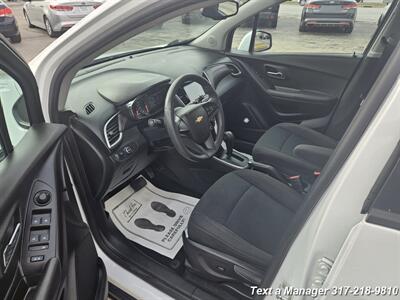 2017 Chevrolet Trax LS   - Photo 9 - Greenwood, IN 46142