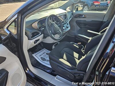 2018 Chrysler Pacifica L   - Photo 9 - Greenwood, IN 46142