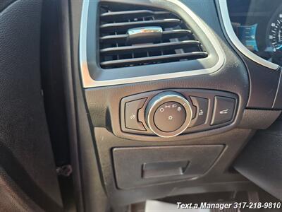 2017 Ford Edge SEL   - Photo 11 - Greenwood, IN 46142